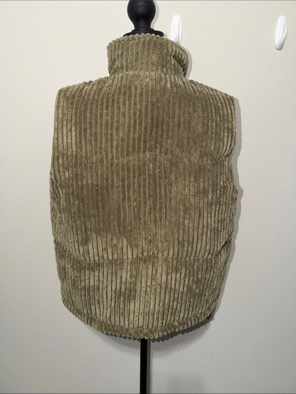 Panache Olive Ribbed Zip-Front Vest - Picture 6 of 8